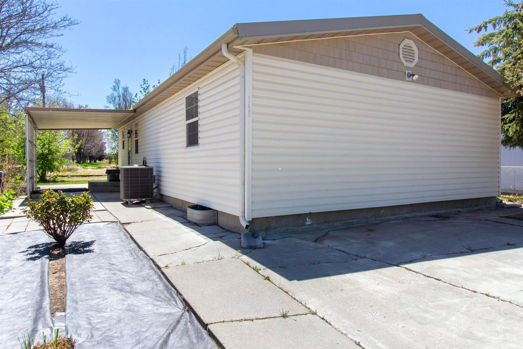 Photo of 145 4th St, Hazelton, ID 83335 (MLS # 98974892)