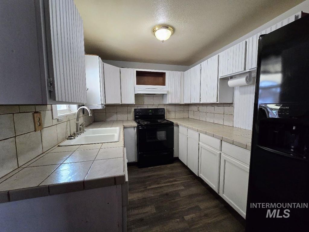 Photo of 145 4th St, Hazelton, ID 83335 (MLS # 98974892)