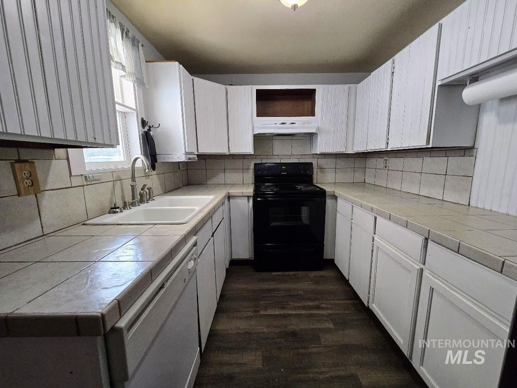 Photo of 145 4th St, Hazelton, ID 83335 (MLS # 98974892)