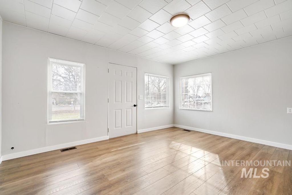 Photo of 414 S 11th St, Payette, ID 83661 (MLS # 98973685)