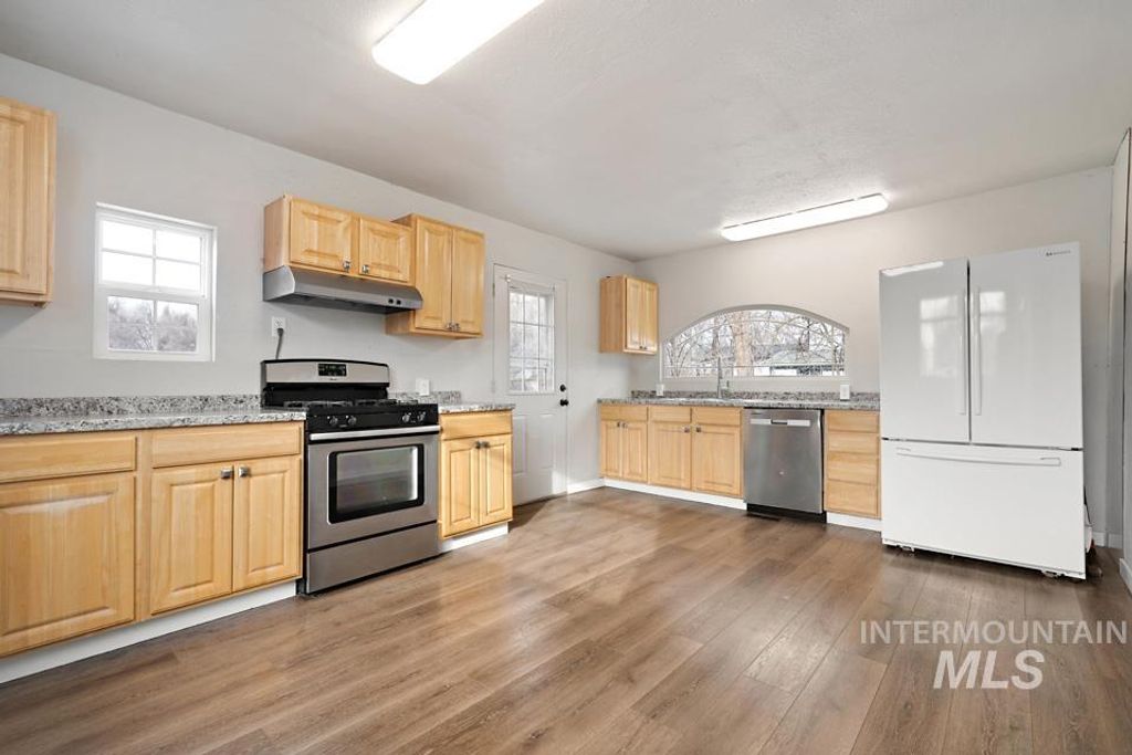 Photo of 414 S 11th St, Payette, ID 83661 (MLS # 98973685)