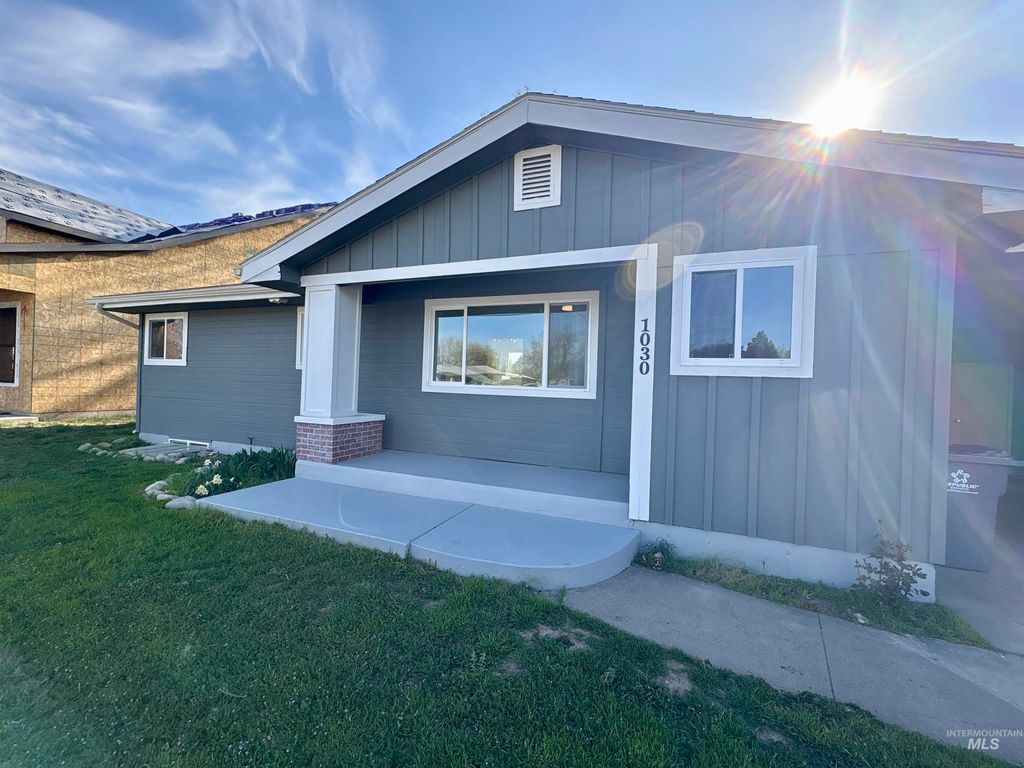 Photo of 1030 N 6th East, Mountain Home, ID 83647 (MLS # 98981730)
