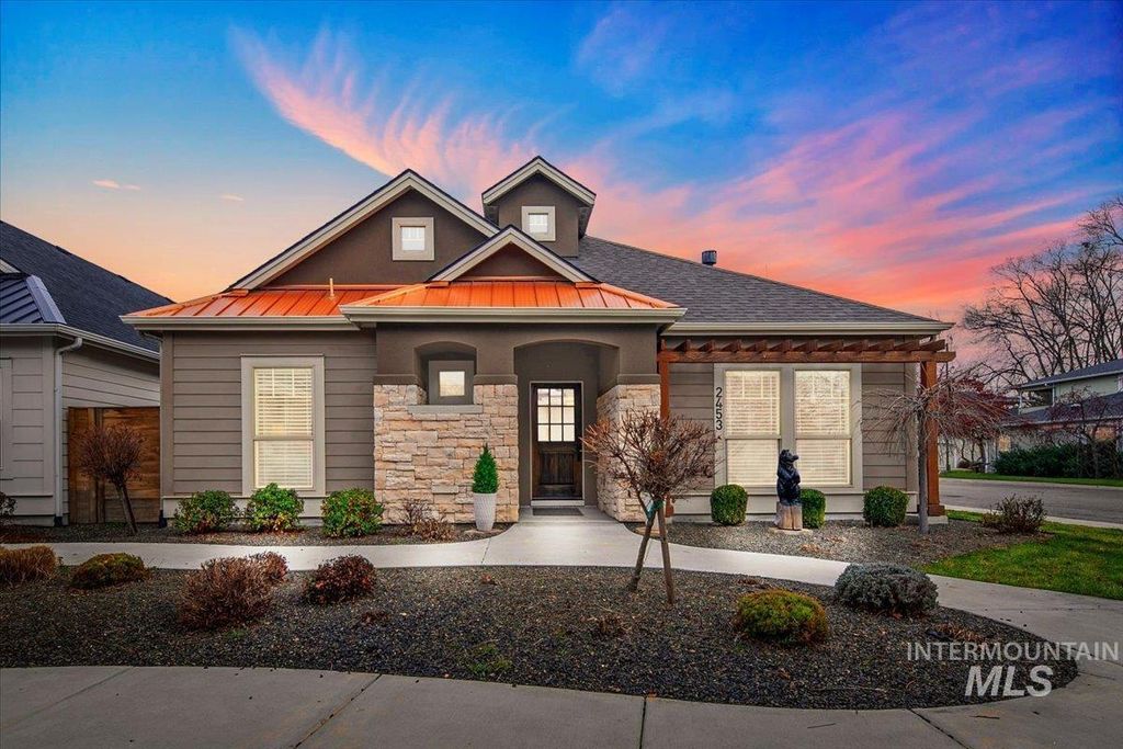 Photo of 2453 N Birchgrove Ln, Boise, ID 83703 (MLS # 98970005)