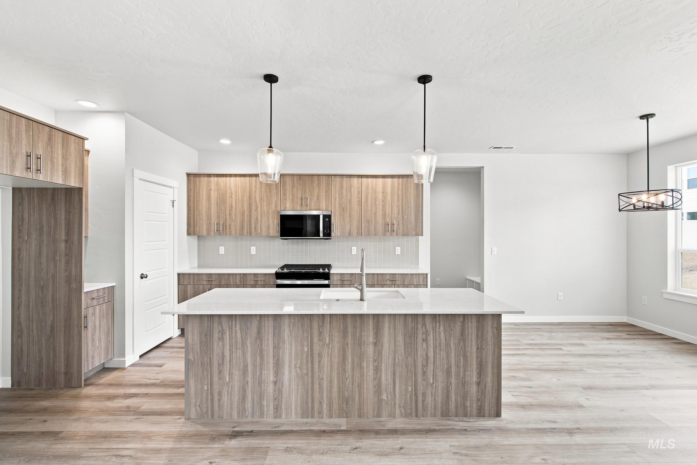 7157 W Blackberry Dr