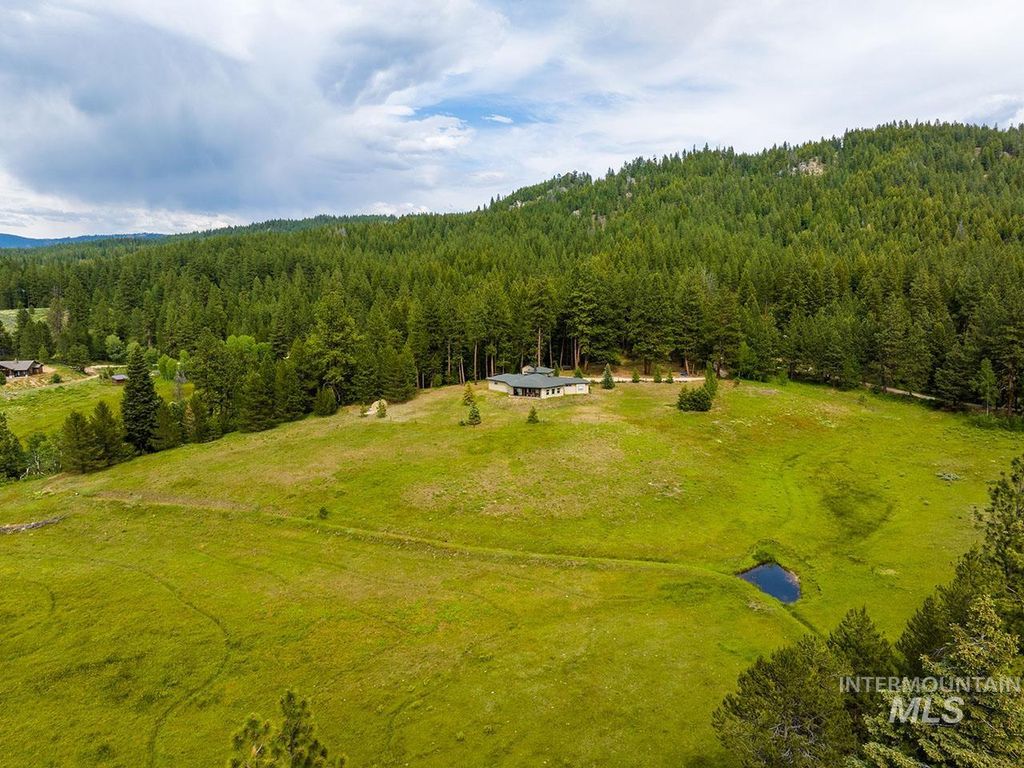 Photo of 10885 Callender Road, Cascade, ID 83611 (MLS # 98984965)
