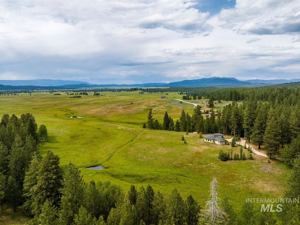 Photo of 10885 Callender Road, Cascade, ID 83611 (MLS # 98984965)