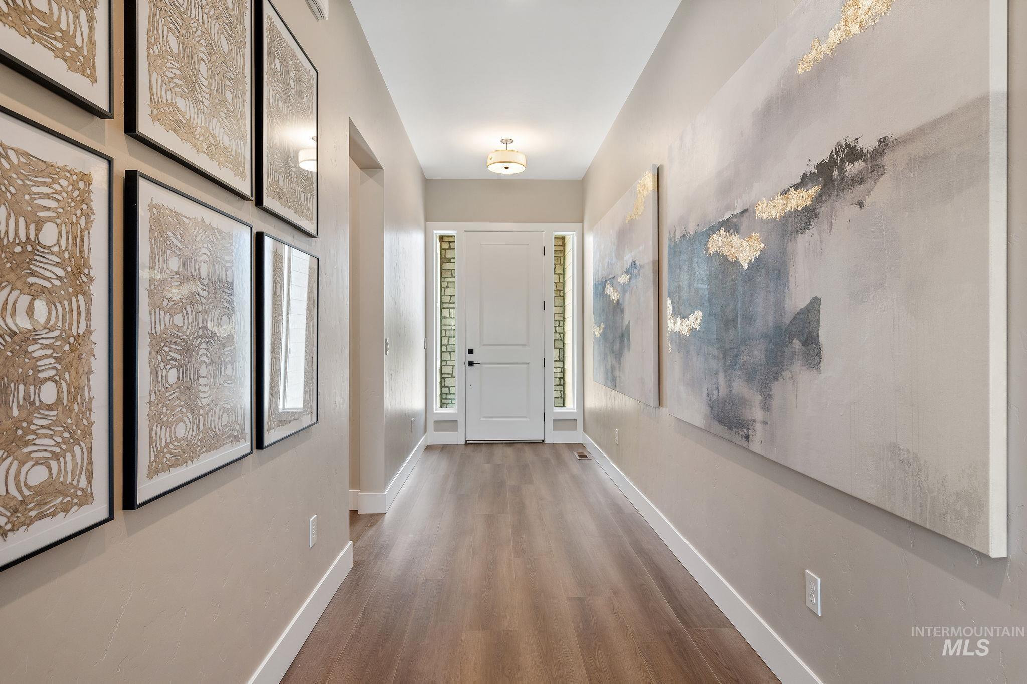 882 N Falling Water Way