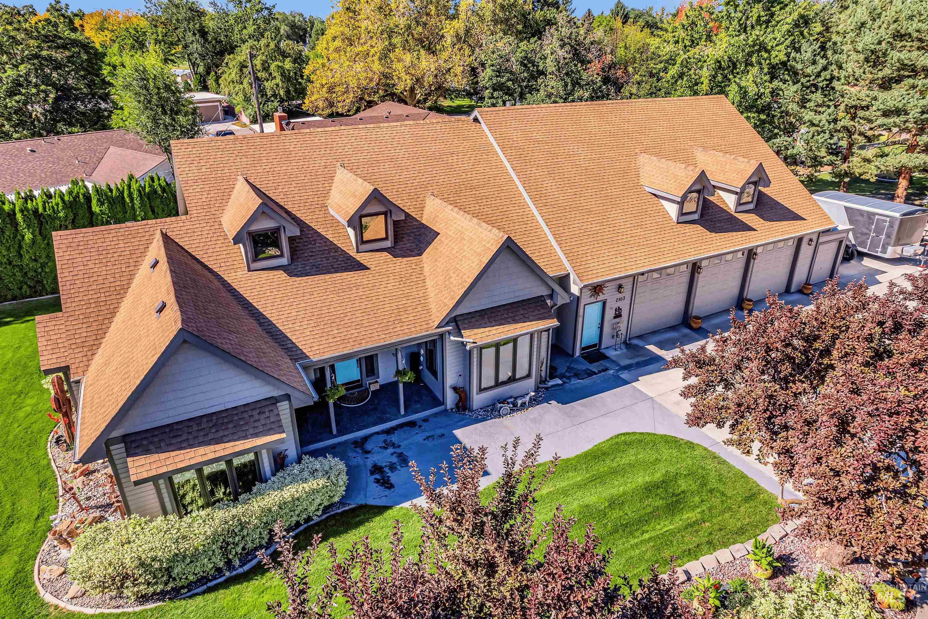 Aerial view of property and surrounding area