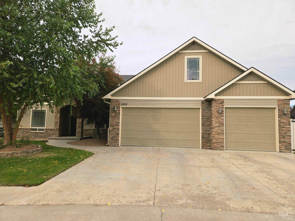 Photo of 1633 Hickory Ave, Fruitland, ID 83619 (MLS # 99001918)