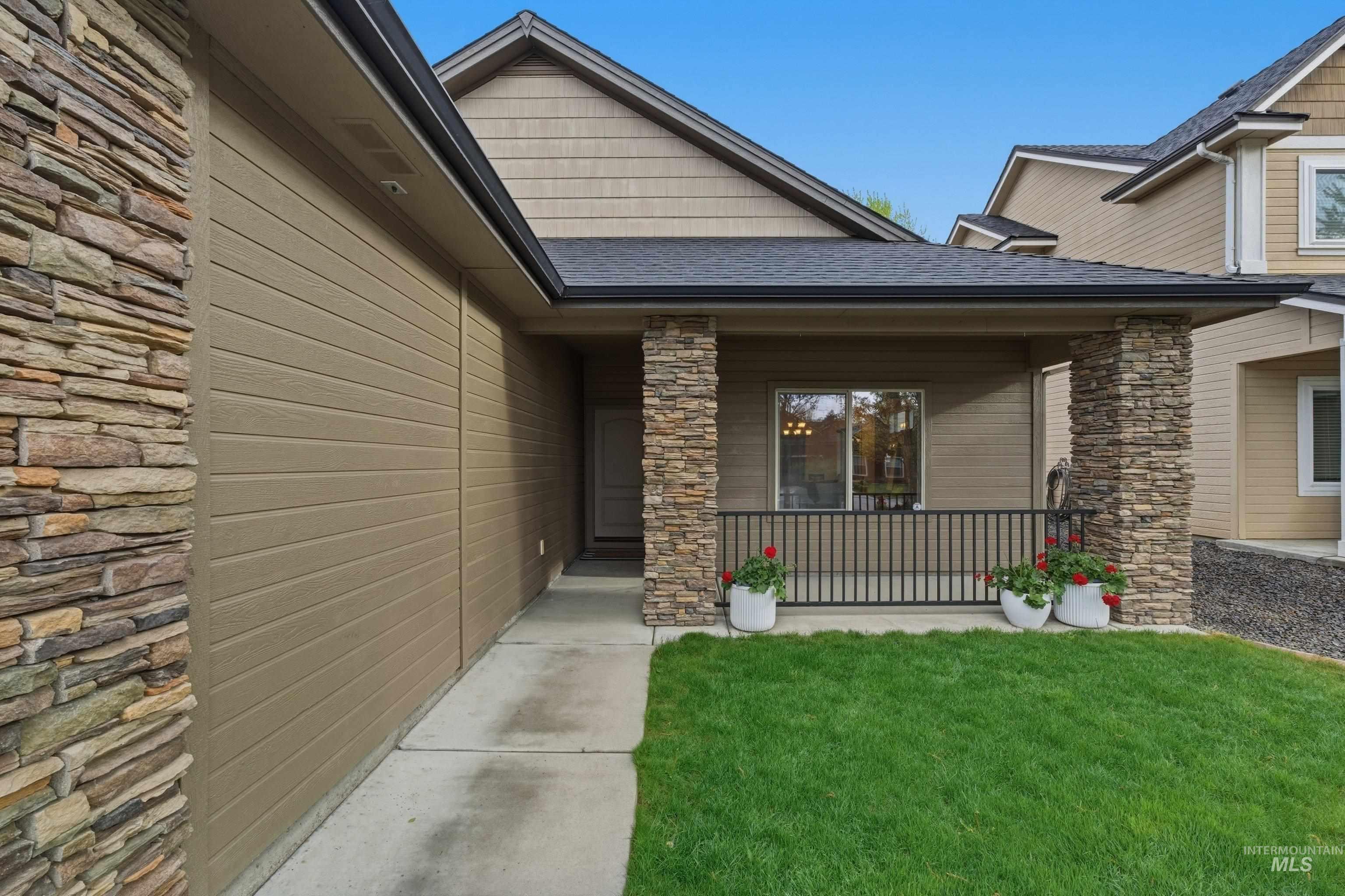 652 E Bonita Canyon