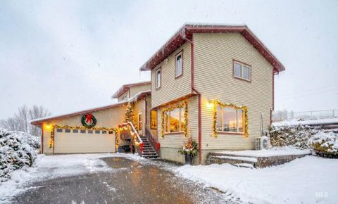 Photo of 1890 SE Johnson Avenue, Pullman, WA 99163 (MLS # 98960691)