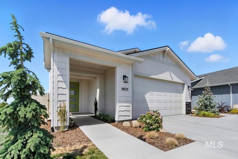 Photo of 5631 W Wildfire Dr, Meridian, ID 83646 (MLS # 99001314)