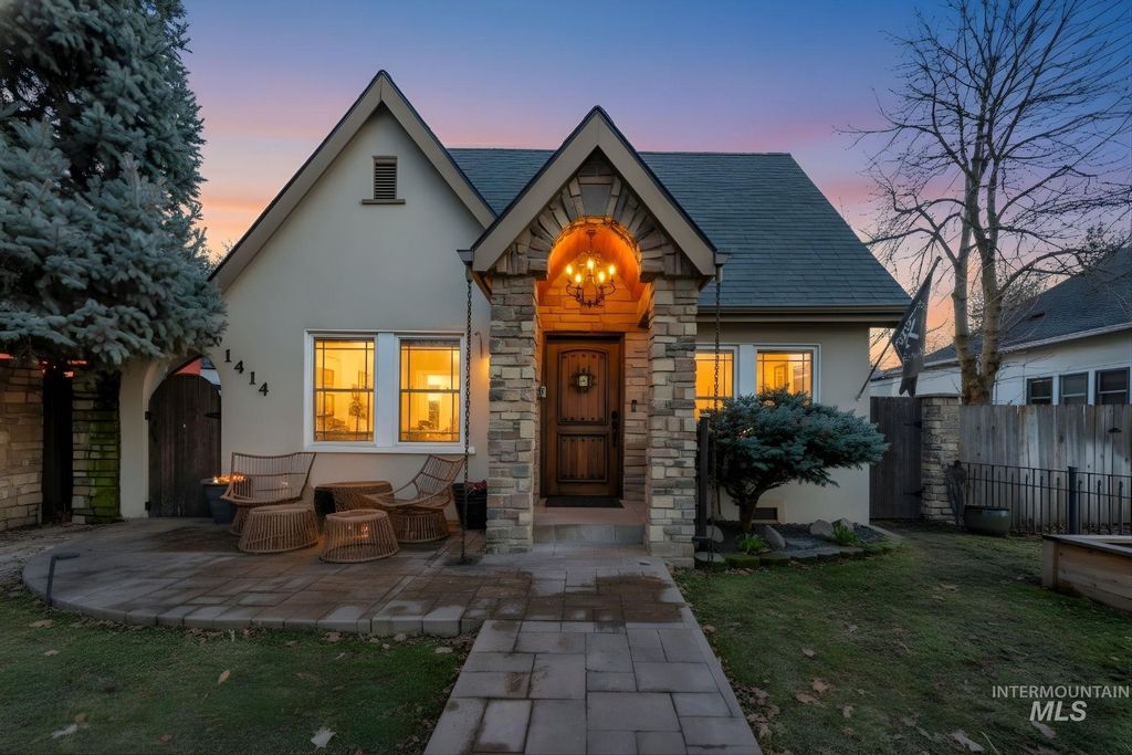 Photo of 1414 N 8th St, Boise, ID 83702 (MLS # 98973314)