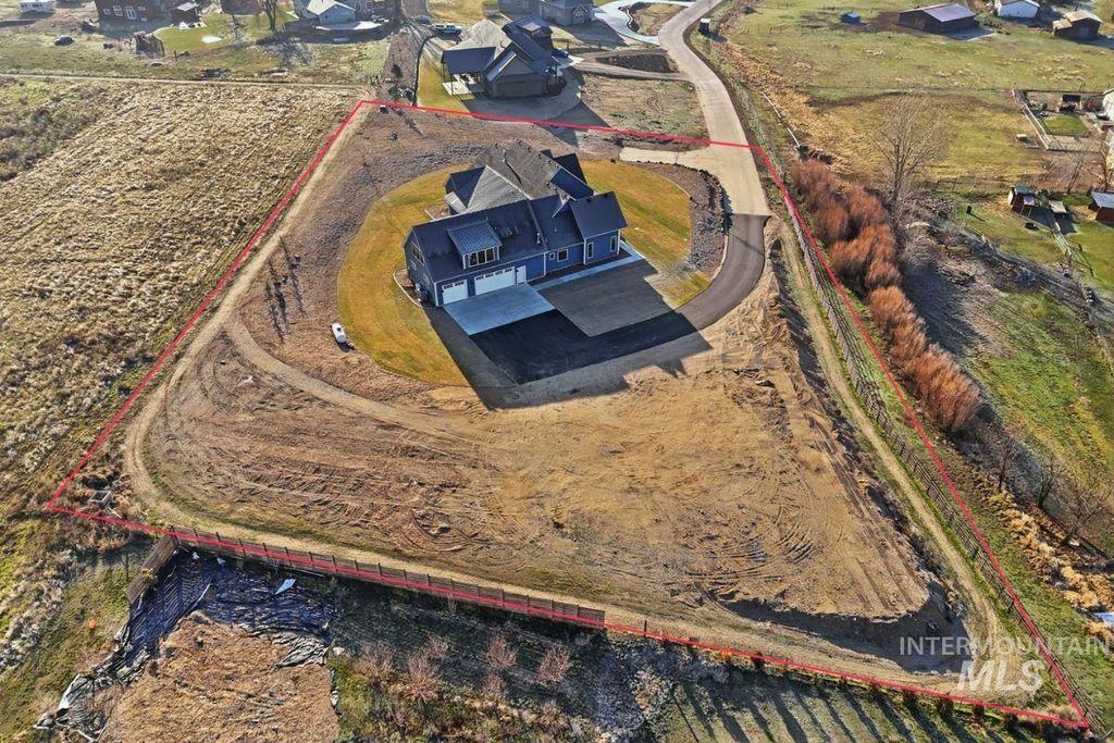 Photo of 25750 Quail Hill Ln, Caldwell, ID 83607 (MLS # 98971899)