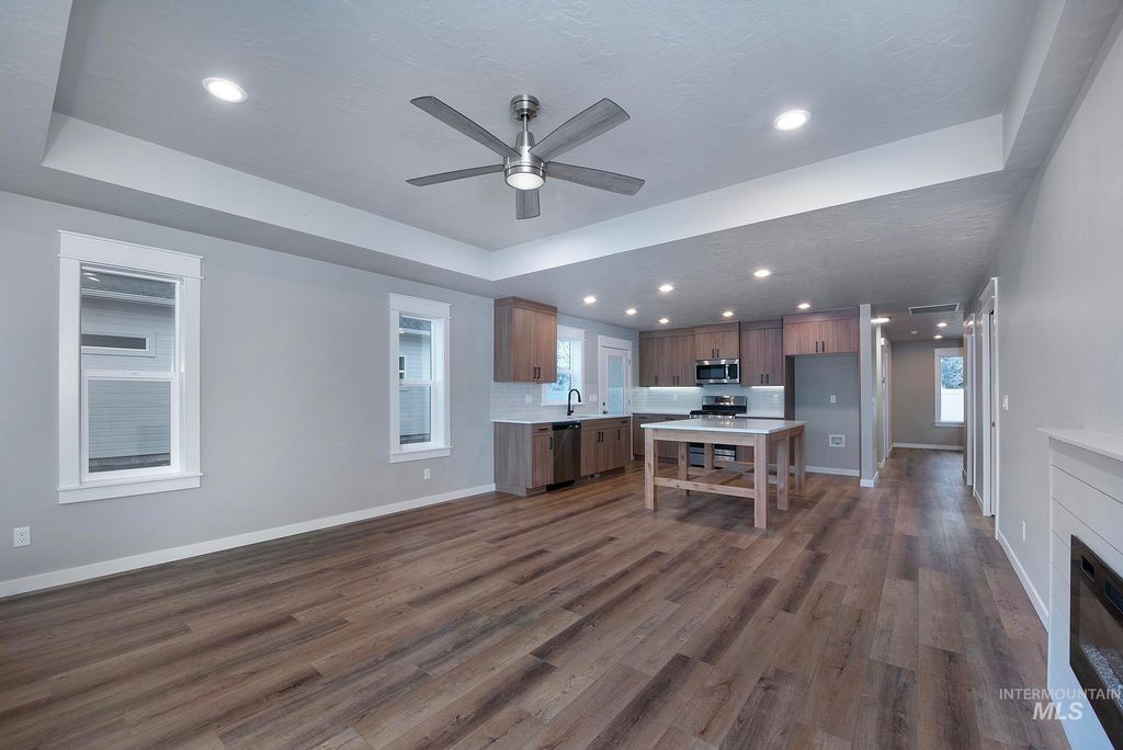 Photo of 1224 Phillips Circle, Ontario, OR 97914 (MLS # 98976388)