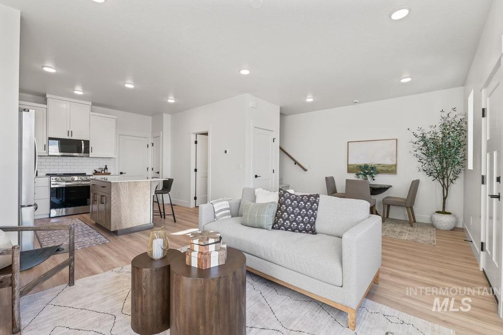 Photo of 2105 E Deep Purple Lane, Meridian, ID 83642 (MLS # 98975120)