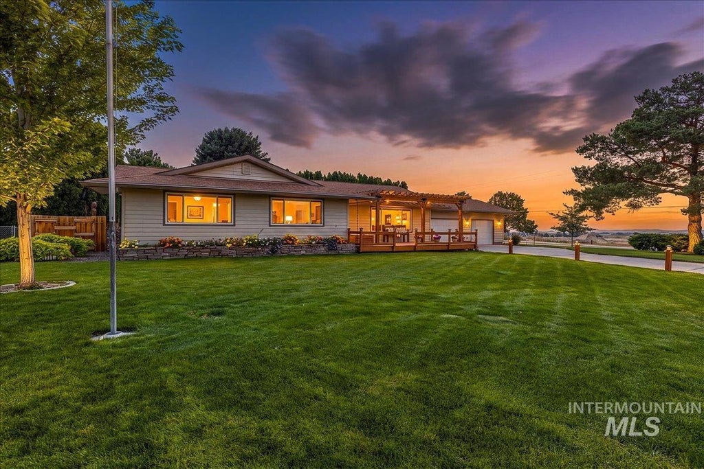 Photo of 16227 S Kimball Ave, Caldwell, ID 83607 (MLS # 99001865)