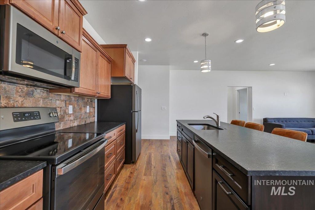 Photo of 503 April Ave, Twin Falls, ID 83301 (MLS # 98950216)