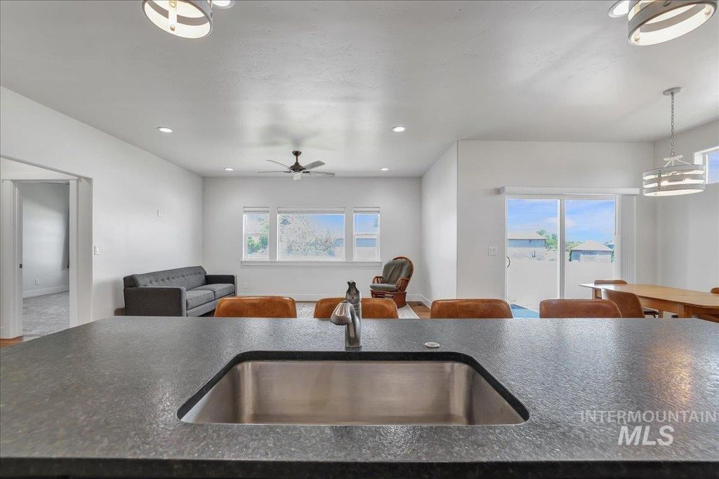 Photo of 503 April Ave, Twin Falls, ID 83301 (MLS # 98950216)