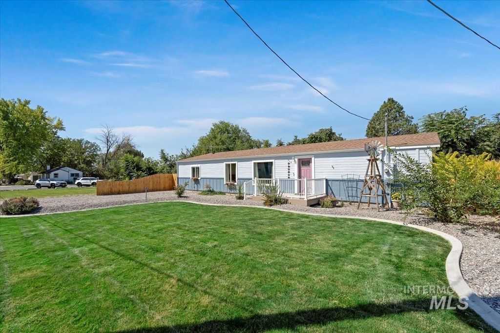 Photo of 513 Randolph Ave, Melba, ID 83641 (MLS # 98971442)