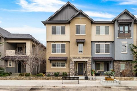Photo of 3290 E Thoroughbred Lane, Boise, ID 83716 (MLS # 98972367)