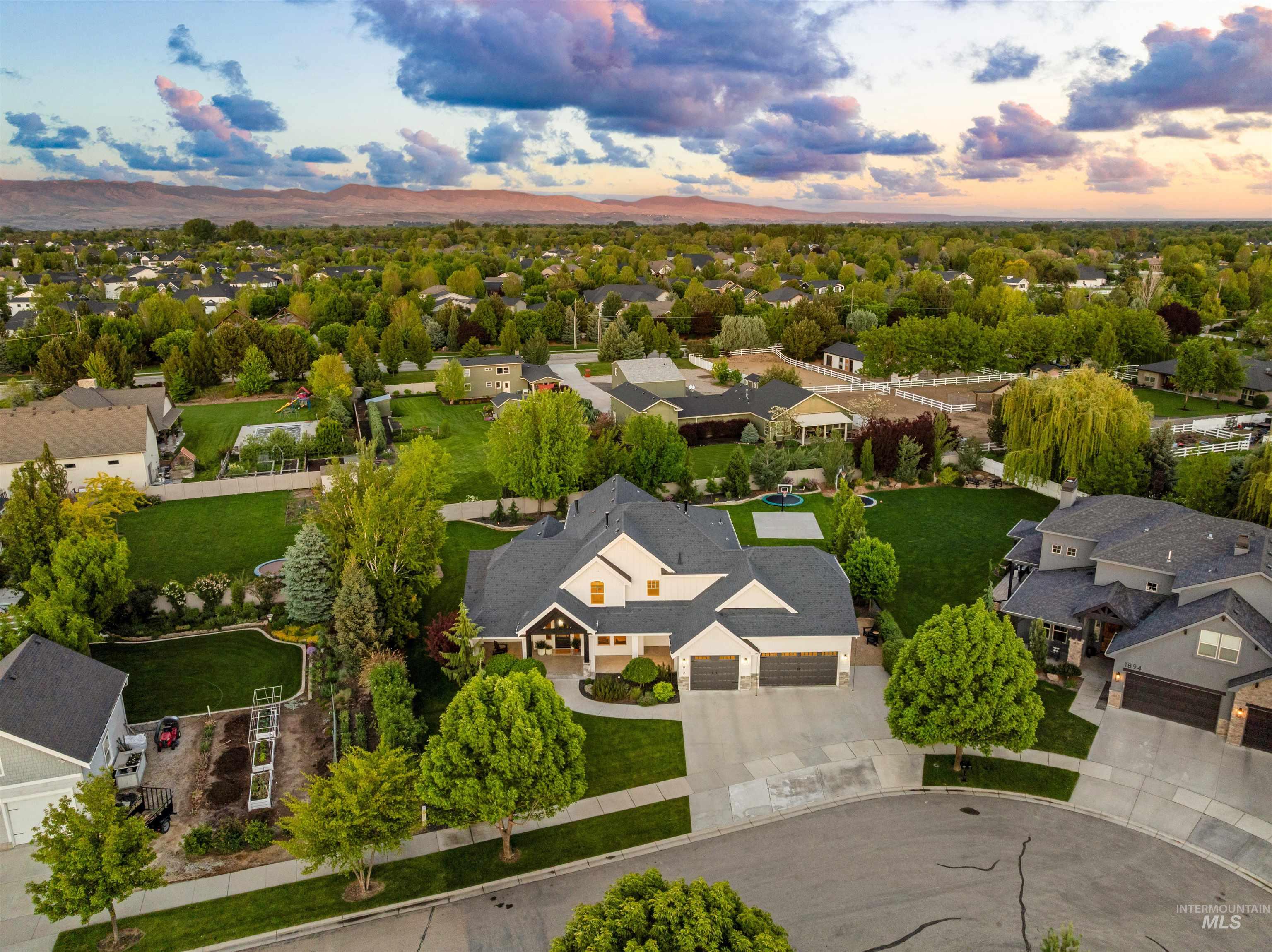 1912 N Bottle Creek Pl.