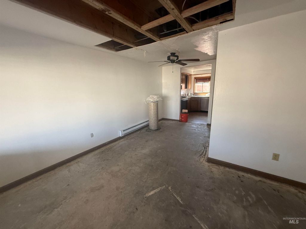 Photo of 411 15th Ave South Ave #E, Nampa, ID 83651 (MLS # 98979258)