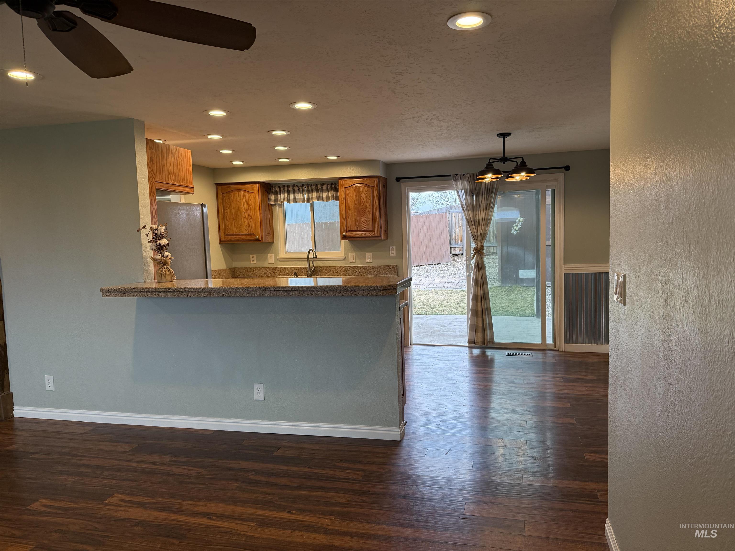 Boise, Idaho 83709, United States, 3 Bedrooms Bedrooms, ,1 BathroomBathrooms,Residential,Pending,89577