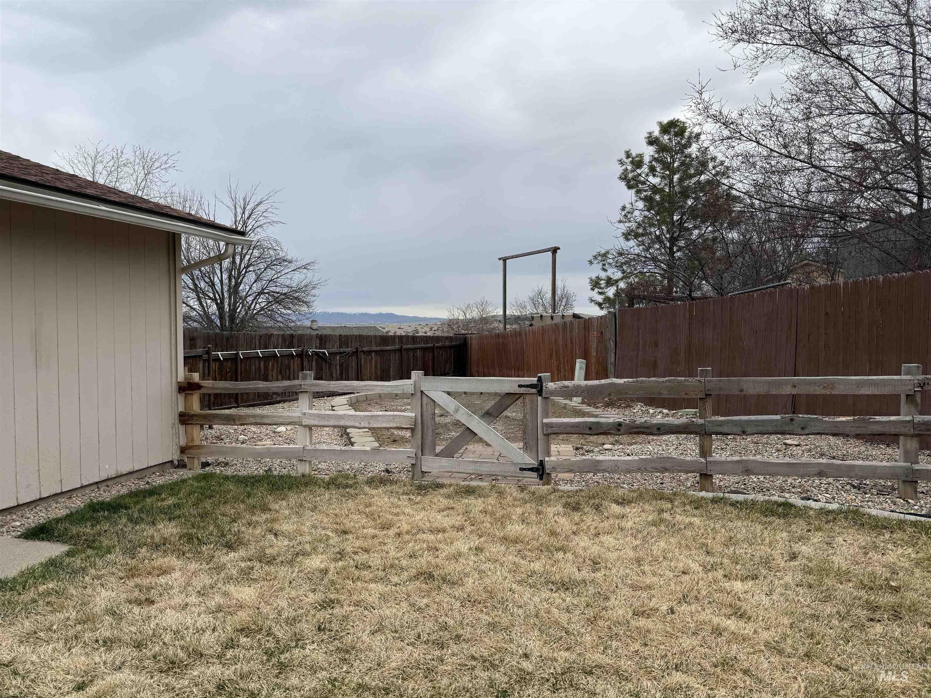 Boise, Idaho 83709, United States, 3 Bedrooms Bedrooms, ,1 BathroomBathrooms,Residential,Pending,89577