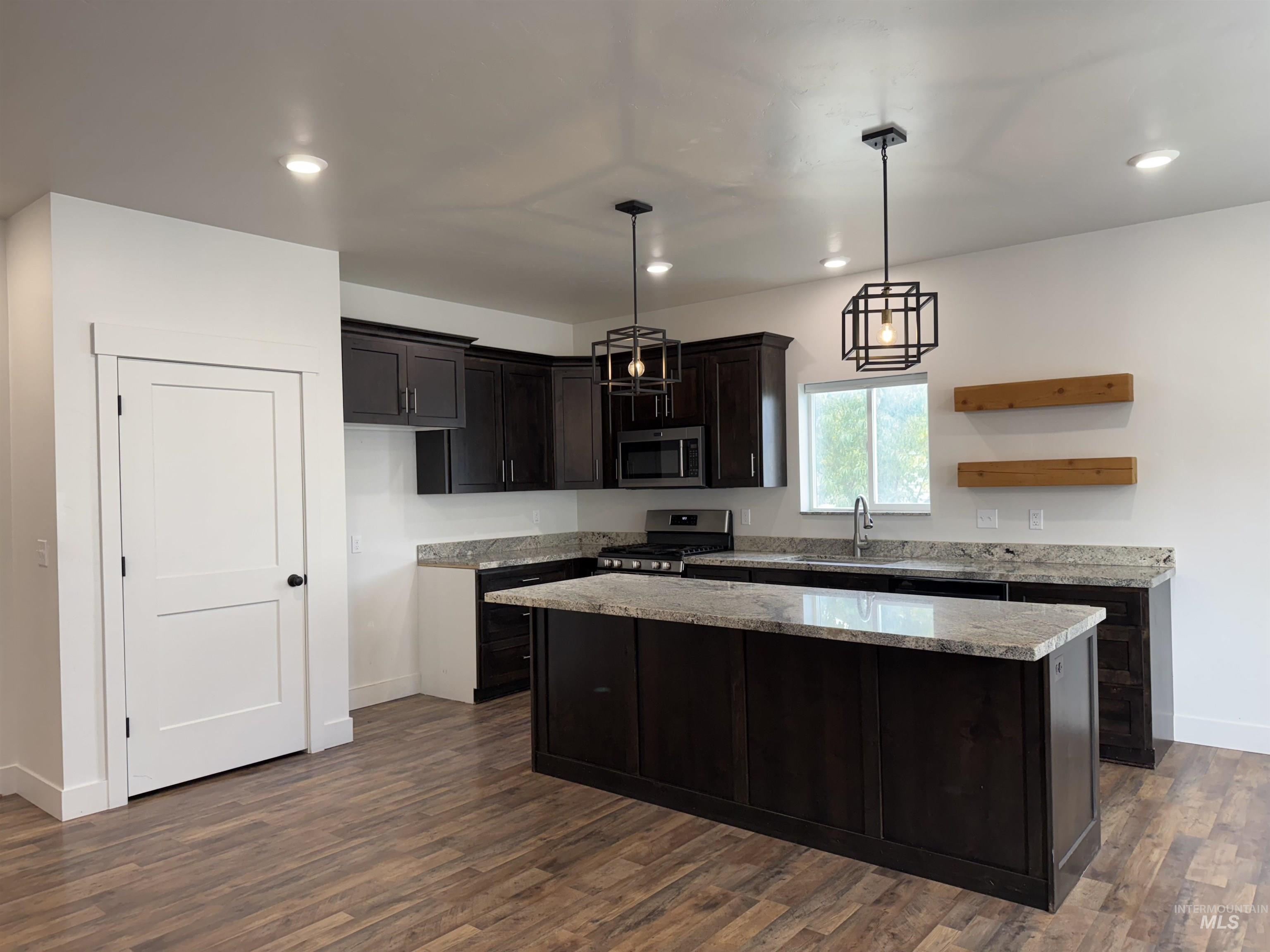 1011 Thunder Mountain St