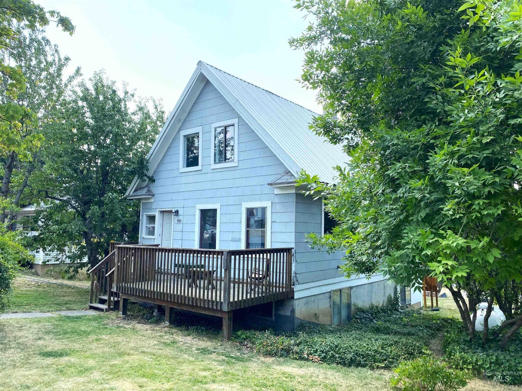 Photo of 980 Larch Street, Potlatch, ID 83855 (MLS # 98997780)