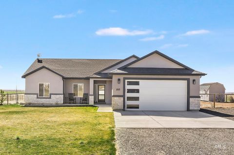 Photo of 253 Mariposa Cir, Shoshone, ID 83352 (MLS # 98978883)