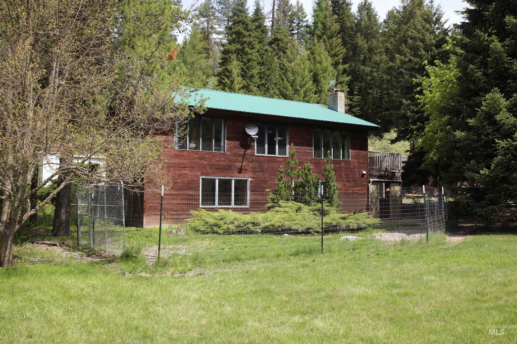 Photo of 1021 Claypit Rd, Troy, ID 83871 (MLS # 98978219)