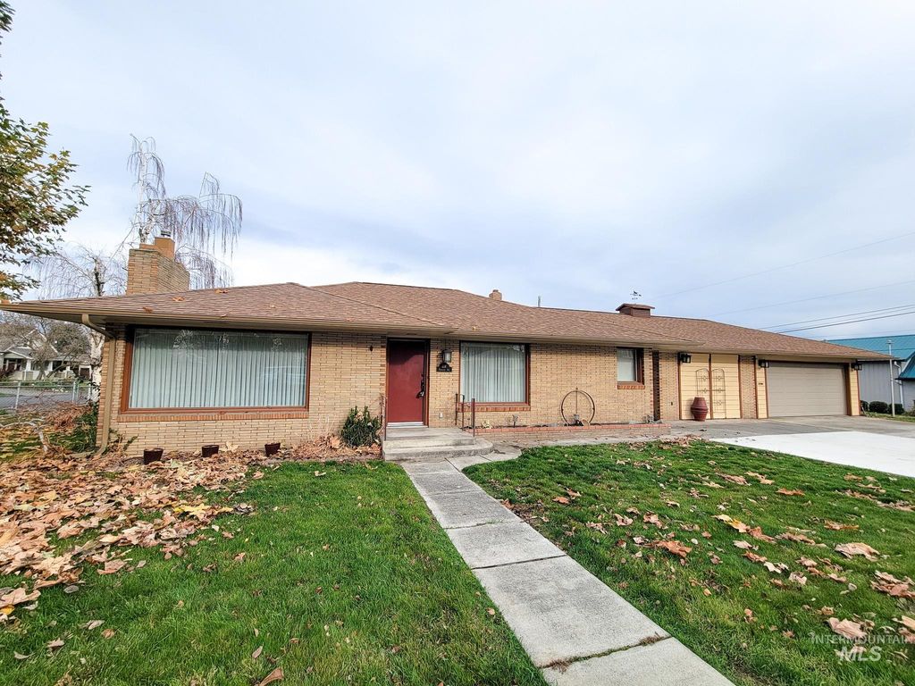 Photo of 618 Highland Ave, Clarkston, WA 99403 (MLS # 98968117)