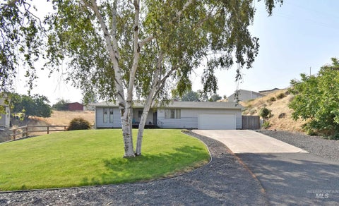 Photo of 1971 Golfview Drive, Clarkston, WA 99403 (MLS # 98996004)