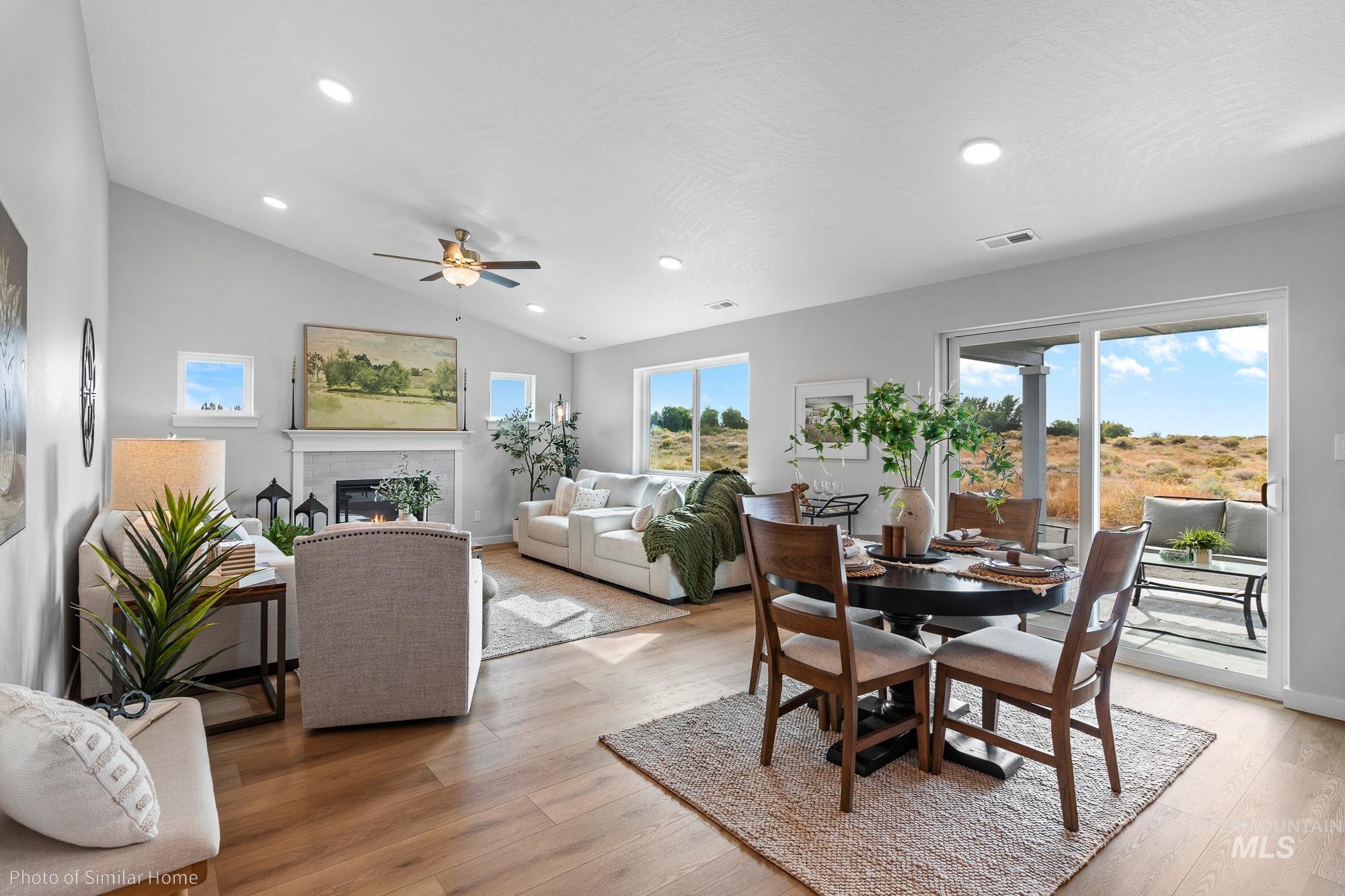 1697 Tule Dr
