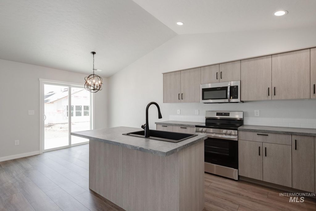 Photo of 314 N Madrone Ave, Kuna, ID 83634 (MLS # 98965257)