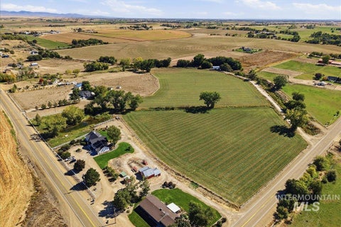 Photo of 16921 Oasis Rd, Caldwell, ID 83607 (MLS # 99002526)