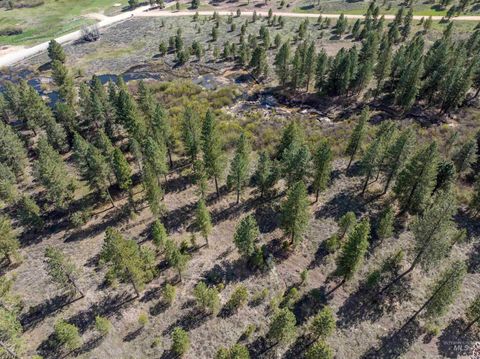 Photo of 4 Star Creek Ct, Placerville, ID 83666 (MLS # 98930170)