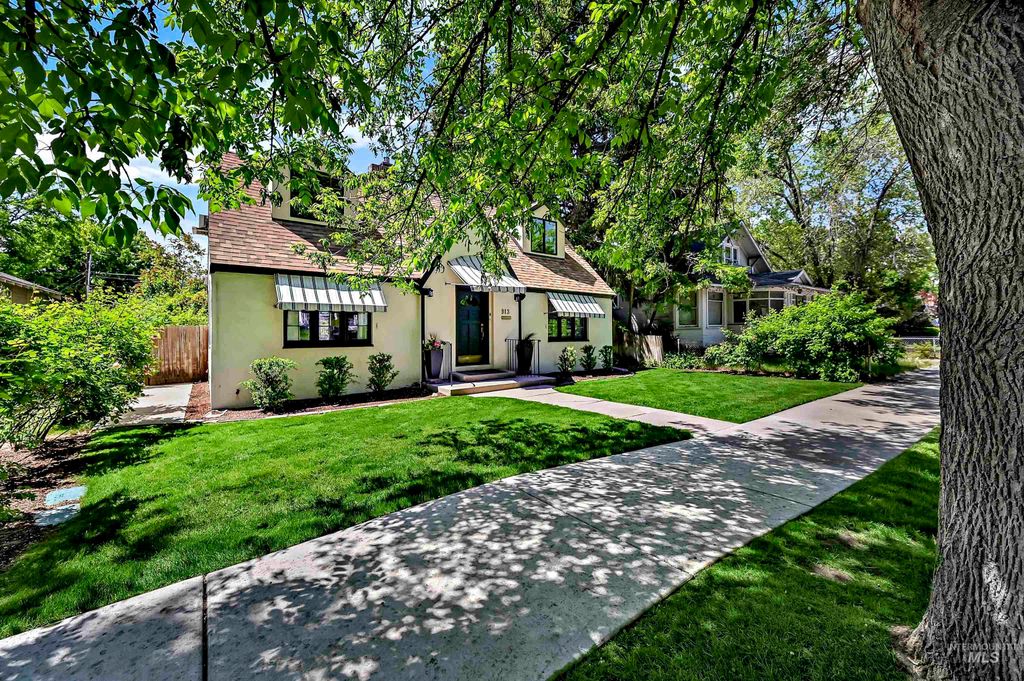 Photo of 913 N 22nd St, Boise, ID 83702 (MLS # 98965225)