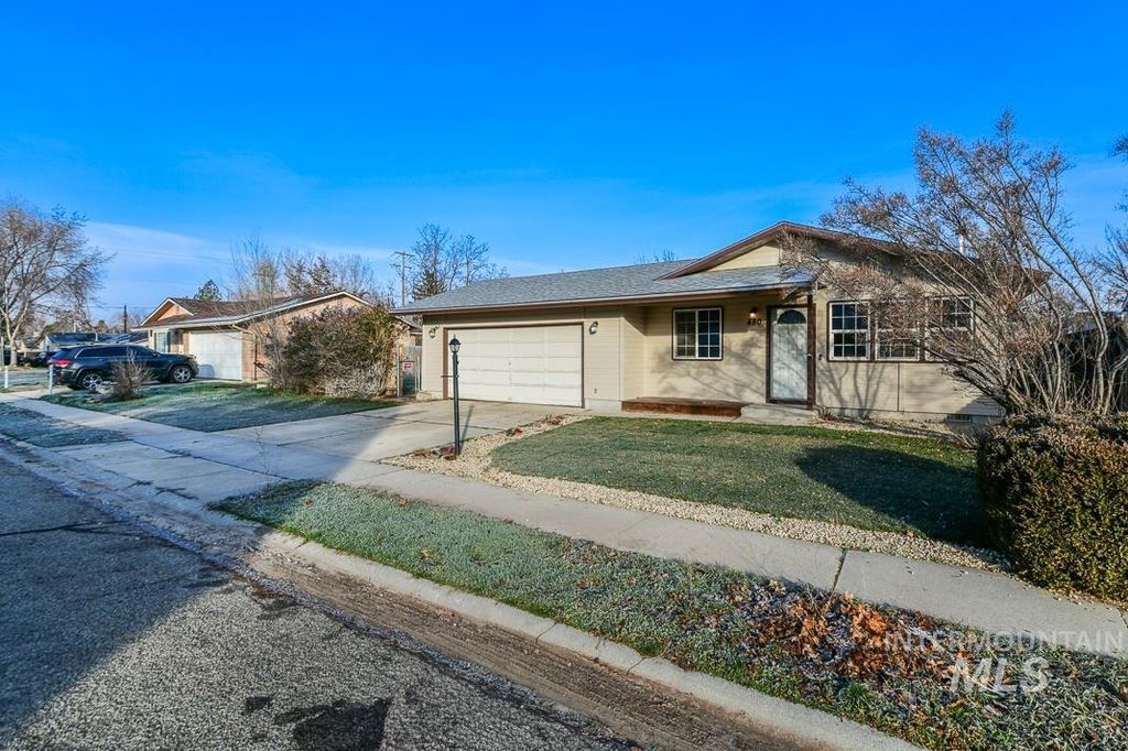 Photo of 480 E Easy St, Kuna, ID 83634 (MLS # 98972151)