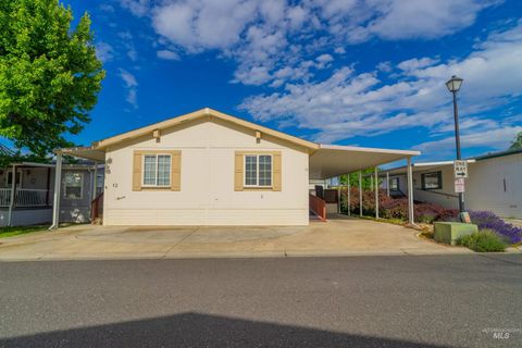 Photo of 2115 6th Ave #TRLR 13, Clarkston, WA 99403 (MLS # 98989207)