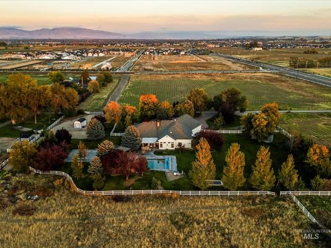 Photo of 6255 S Tarrega Ln, Meridian, ID 83642 (MLS # 98984674)