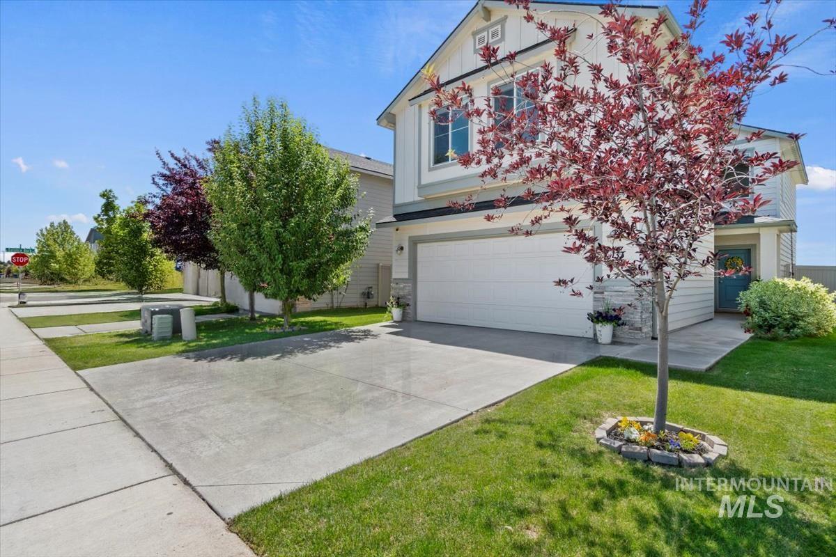 133 S Baraya Way