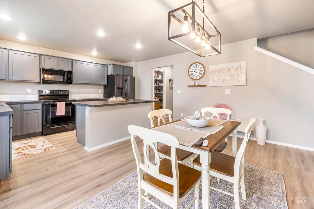 Photo of 13570 Nisene Dr, Caldwell, ID 83607 (MLS # 98976284)