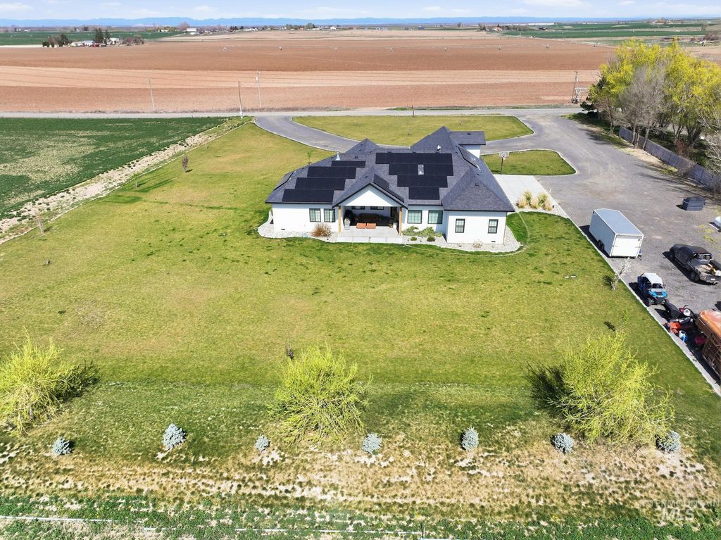 Photo of 2233 E 3100 S, Wendell, ID 83355 (MLS # 98980511)