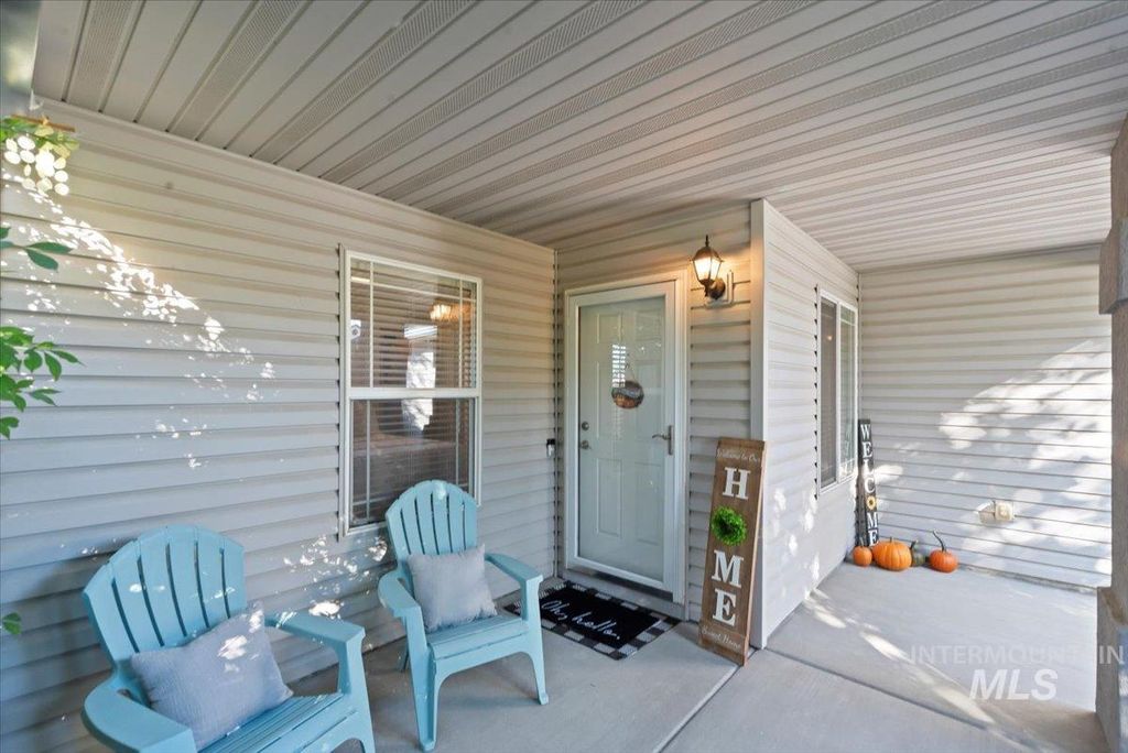 Photo of 8678 W Casa Grande Ct, Boise, ID 83714 (MLS # 98965495)