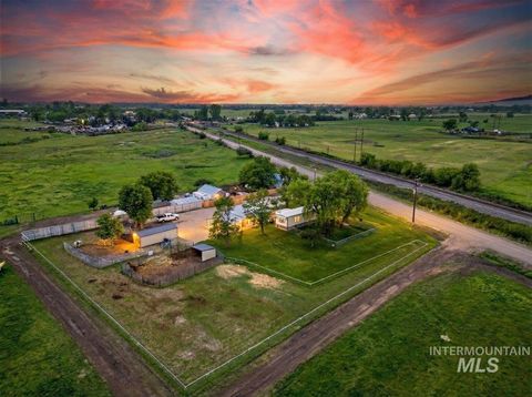 Photo of 9228 Washoe Rd, Payette, ID 83661 (MLS # 98980839)