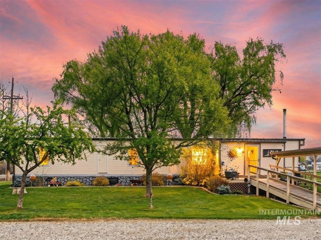 Photo of 9228 Washoe Rd, Payette, ID 83661 (MLS # 98980839)