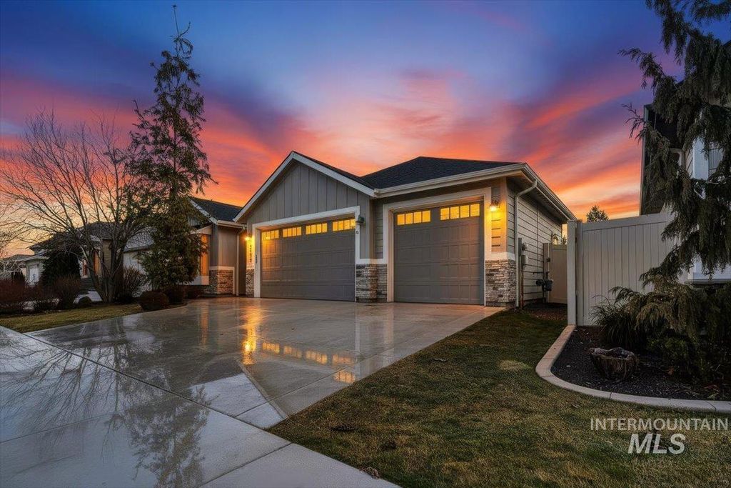 Photo of 3190 S Saxony Ave, Eagle, ID 83616 (MLS # 98975295)